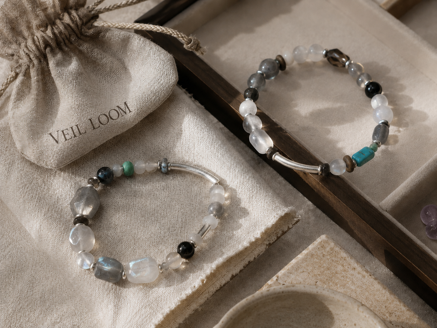 Bracelet care setting with cloth and tray